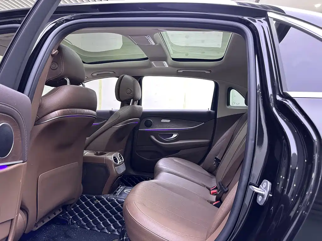 Mercedes-Benz E-Class — миниатюра 8