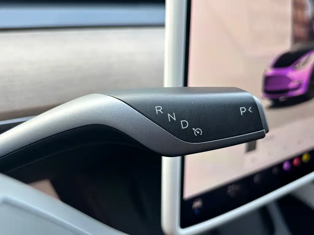 Tesla Model 3 — миниатюра 15
