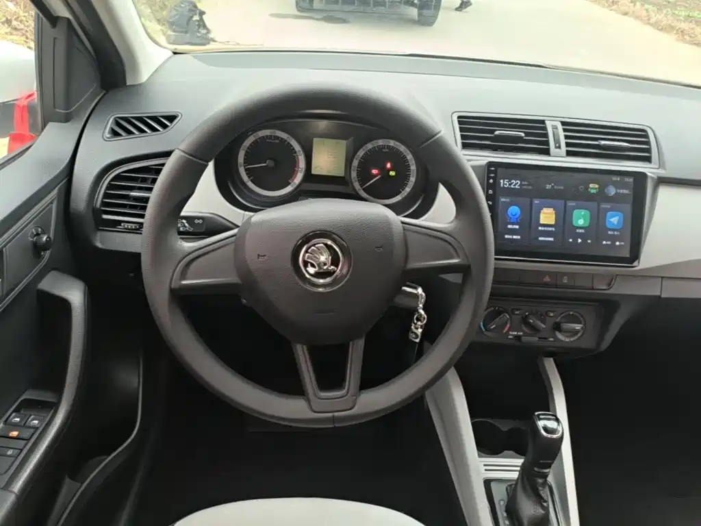 Skoda Fabia — миниатюра 11