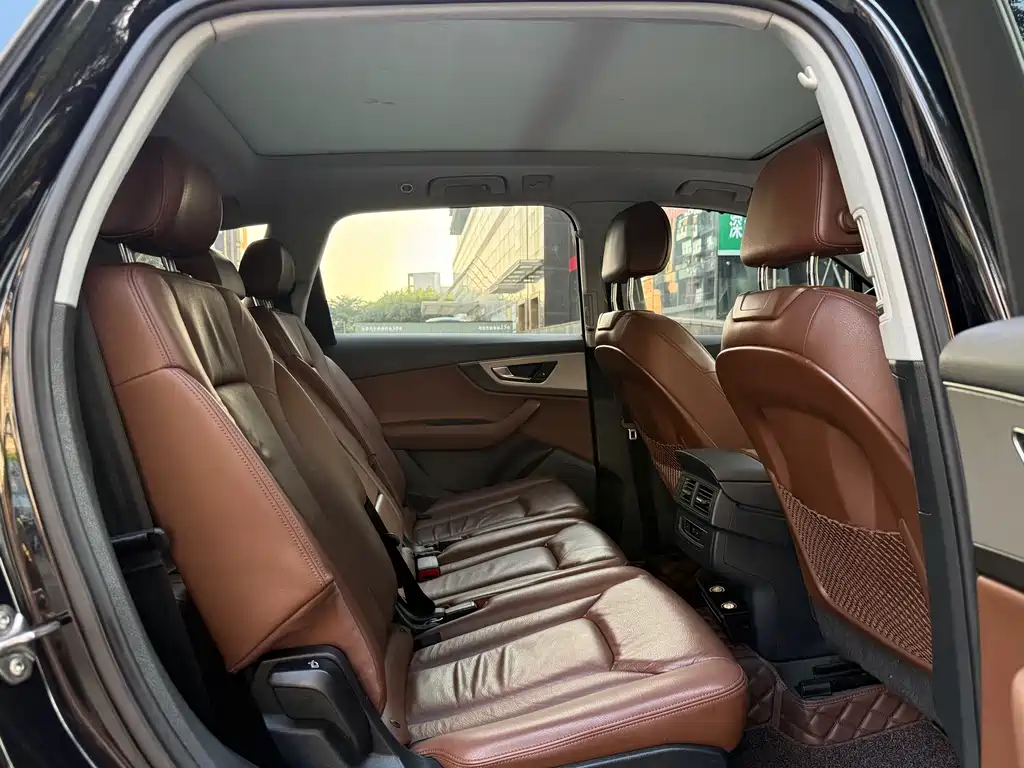 Audi Q7 — миниатюра 14