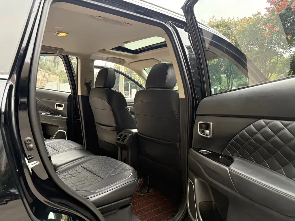 Mitsubishi Outlander — миниатюра 11