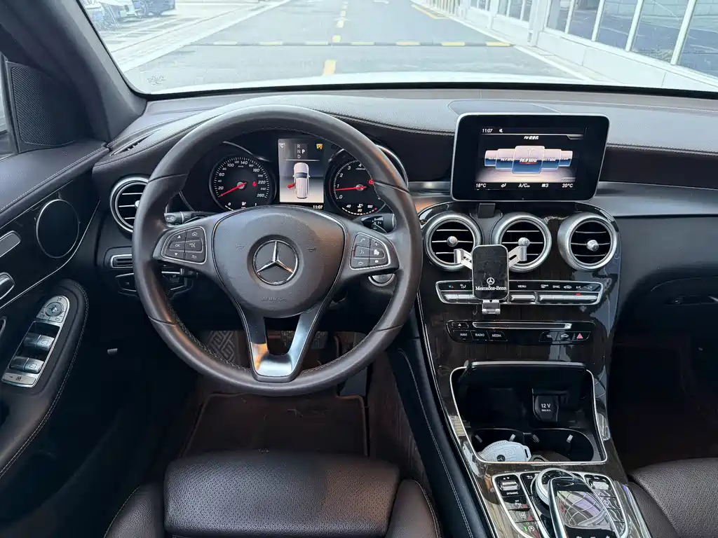 Mercedes-Benz GLC — миниатюра 9
