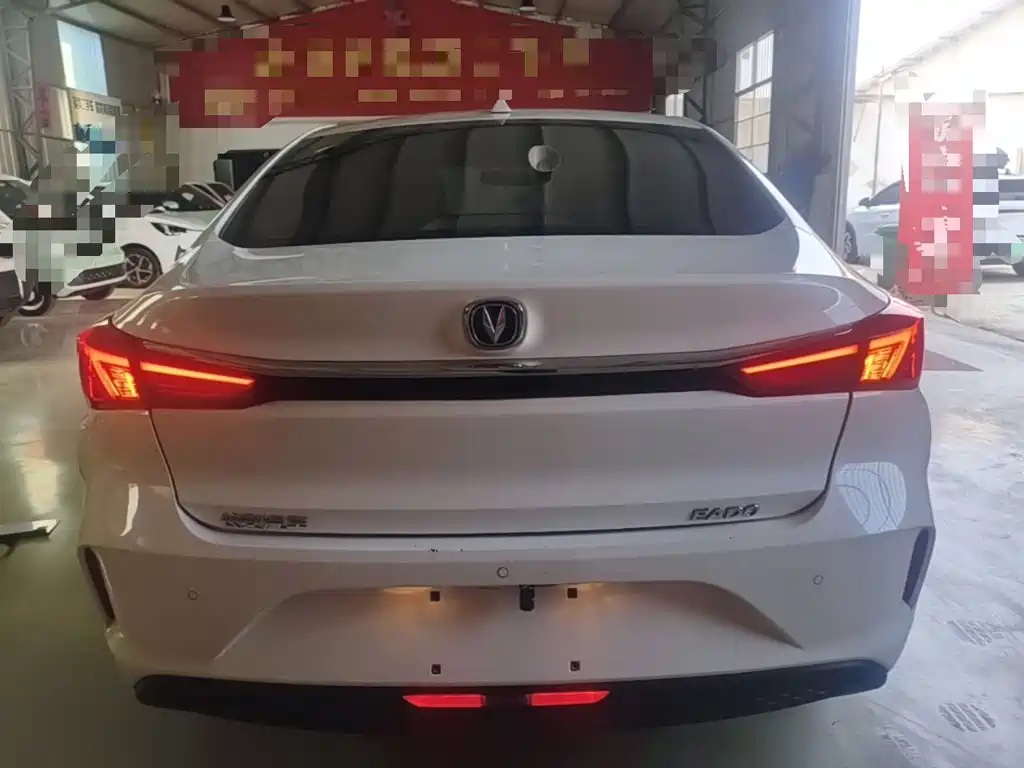 Changan Eado New Energy — миниатюра 6