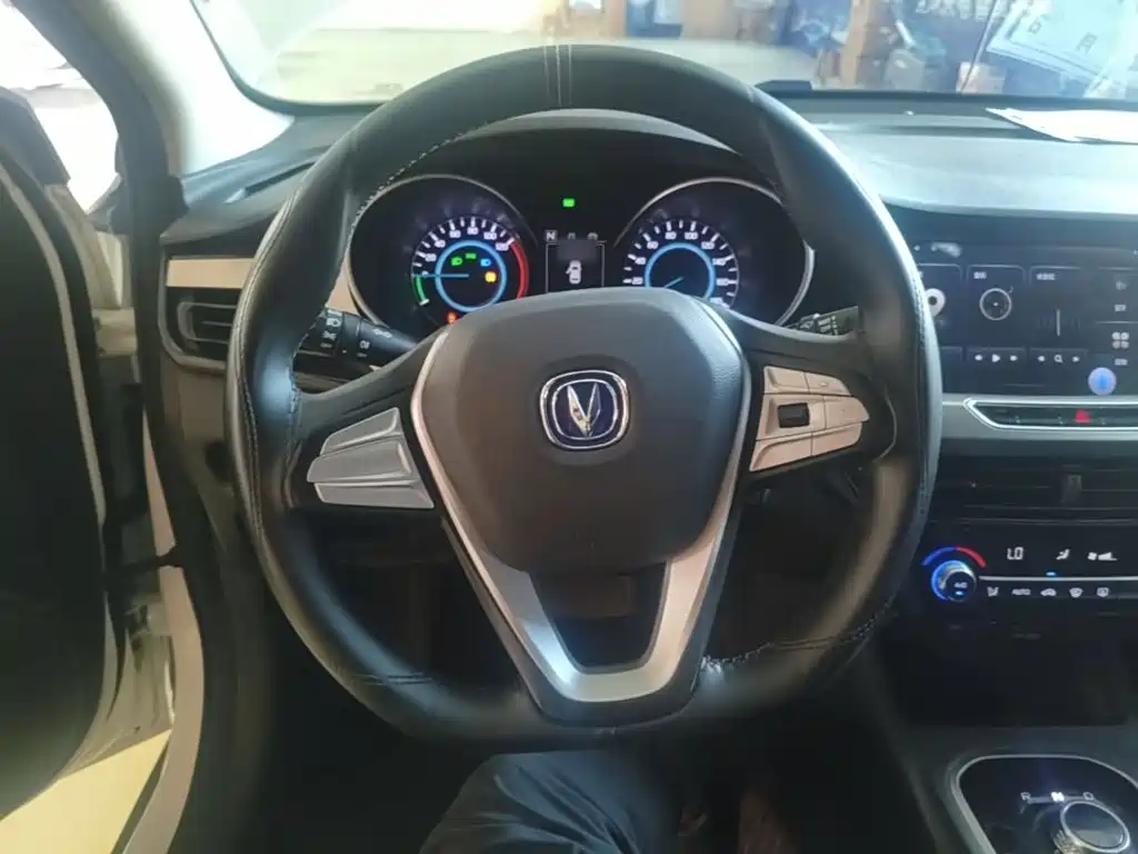 Changan Eado New Energy — миниатюра 11