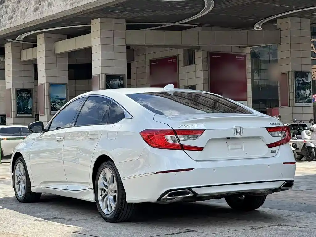 Honda Accord — миниатюра 9