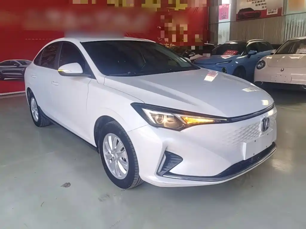 Changan Eado New Energy — миниатюра 4