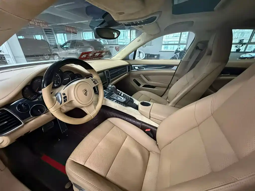 Porsche Panamera 2010 Panamera 4 3.6L