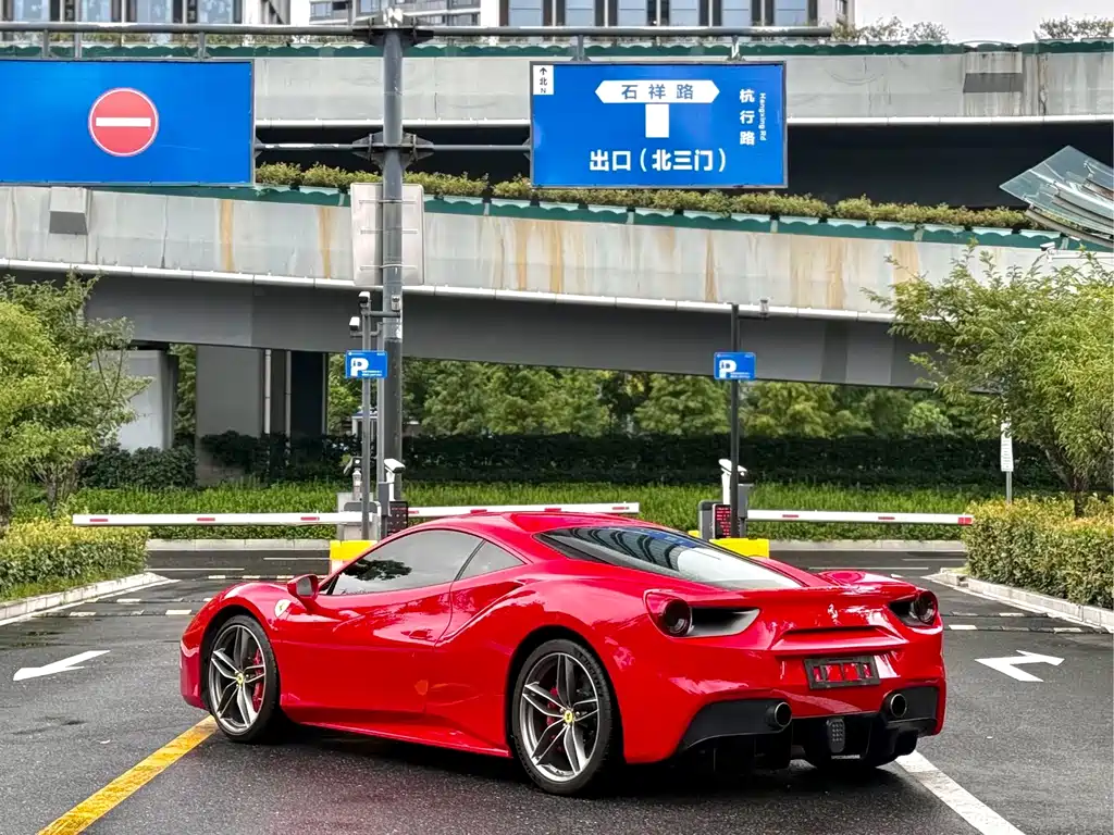 Ferrari 488 — миниатюра 9