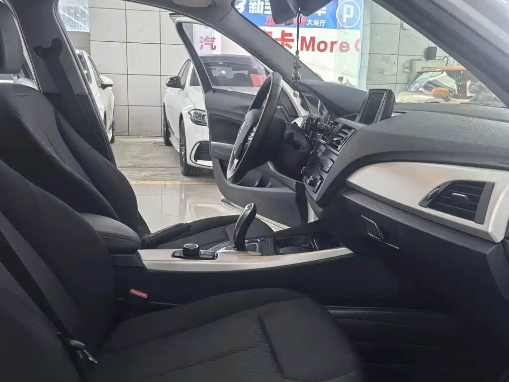 BMW 1 Series (Import) — миниатюра 12