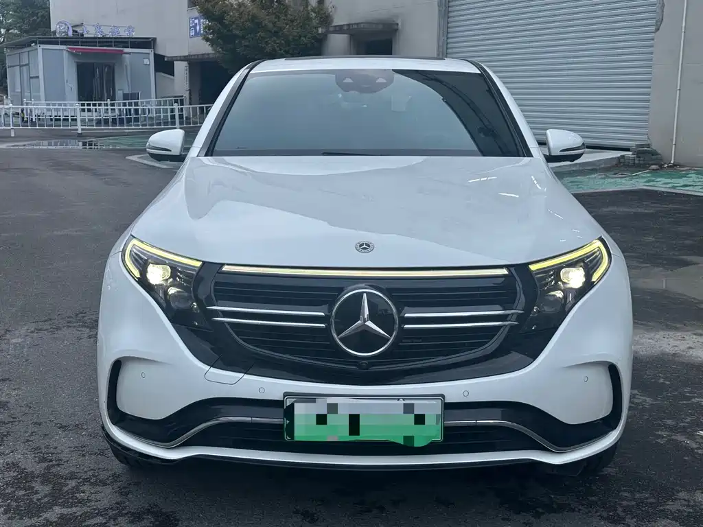 Mercedes-Benz EQC — миниатюра 2