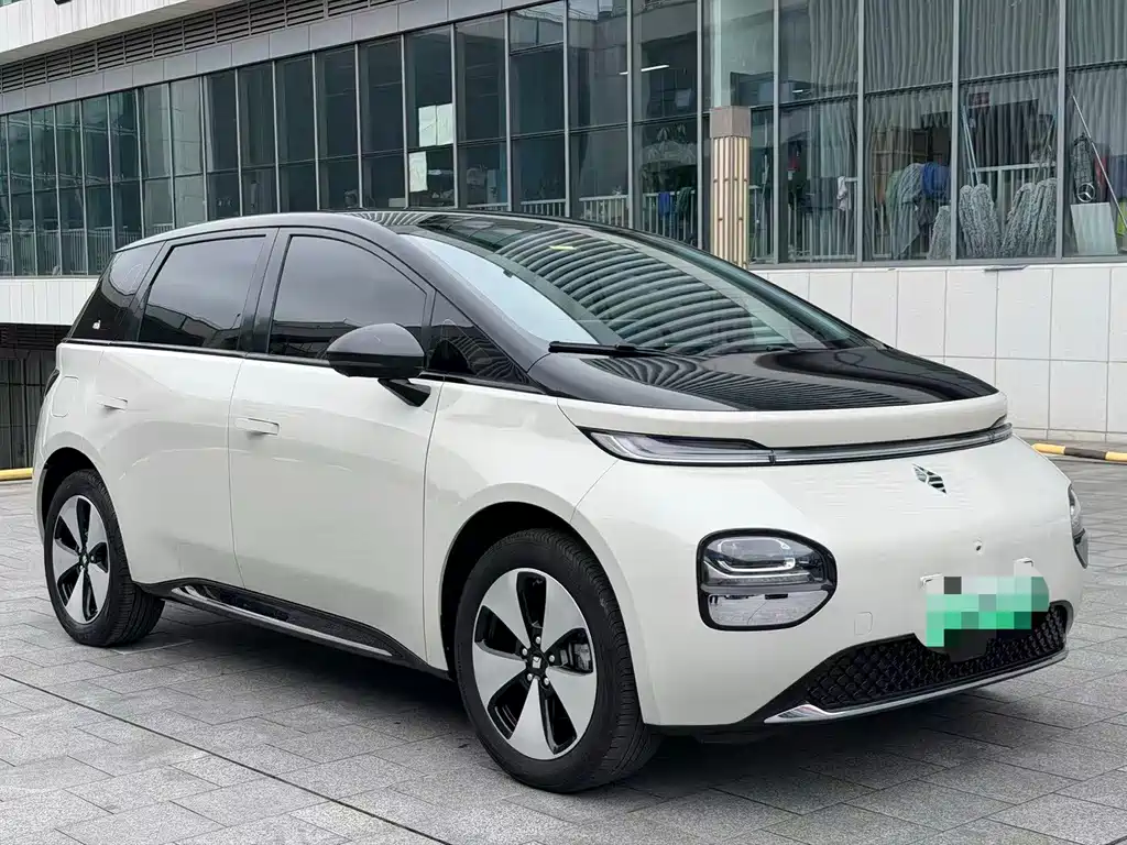 Baojun Yunduo — миниатюра 8