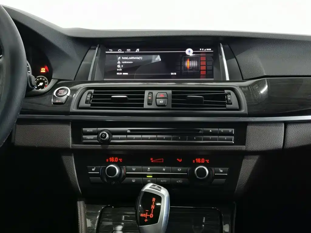 BMW 5 Series — миниатюра 12