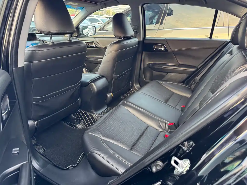 Honda Accord — миниатюра 8