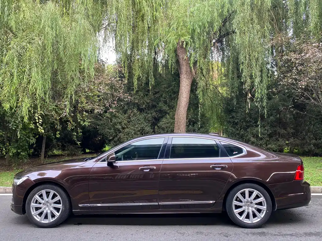 Volvo S90 — миниатюра 3