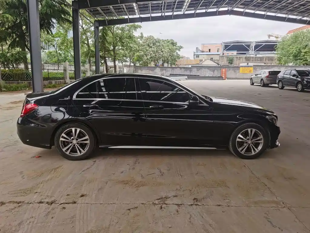 Mercedes-Benz C-Class — миниатюра 4