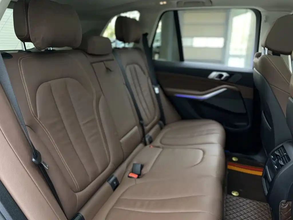 BMW X5 (Import) — миниатюра 30
