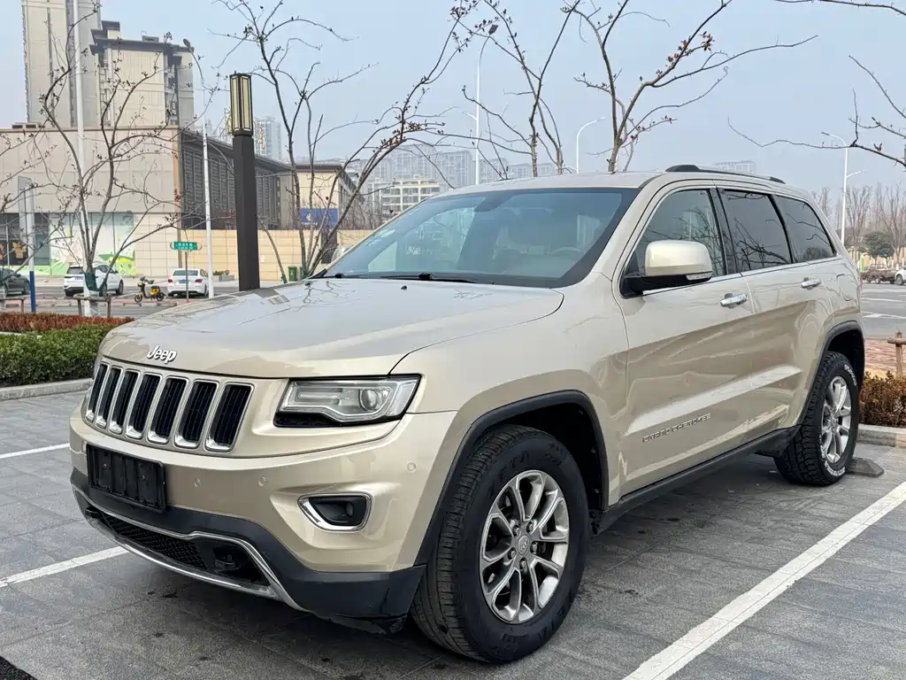 Jeep Grand Cherokee (Import) 2015