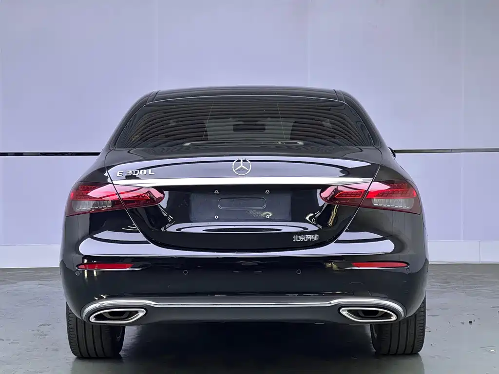 Mercedes-Benz E-Class — миниатюра 5