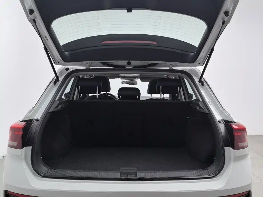 Volkswagen T-Roc — миниатюра 16