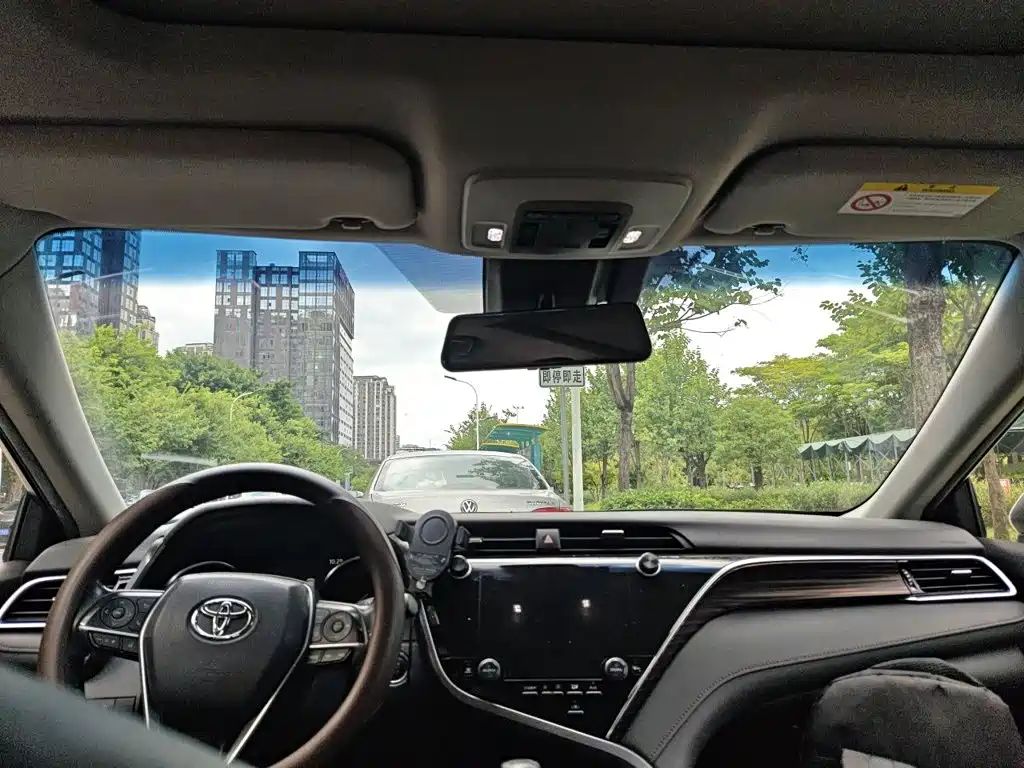 Toyota Camry — миниатюра 19