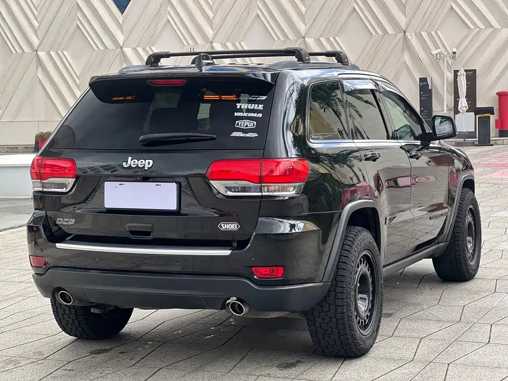Jeep Grand Cherokee (Import) — миниатюра 6