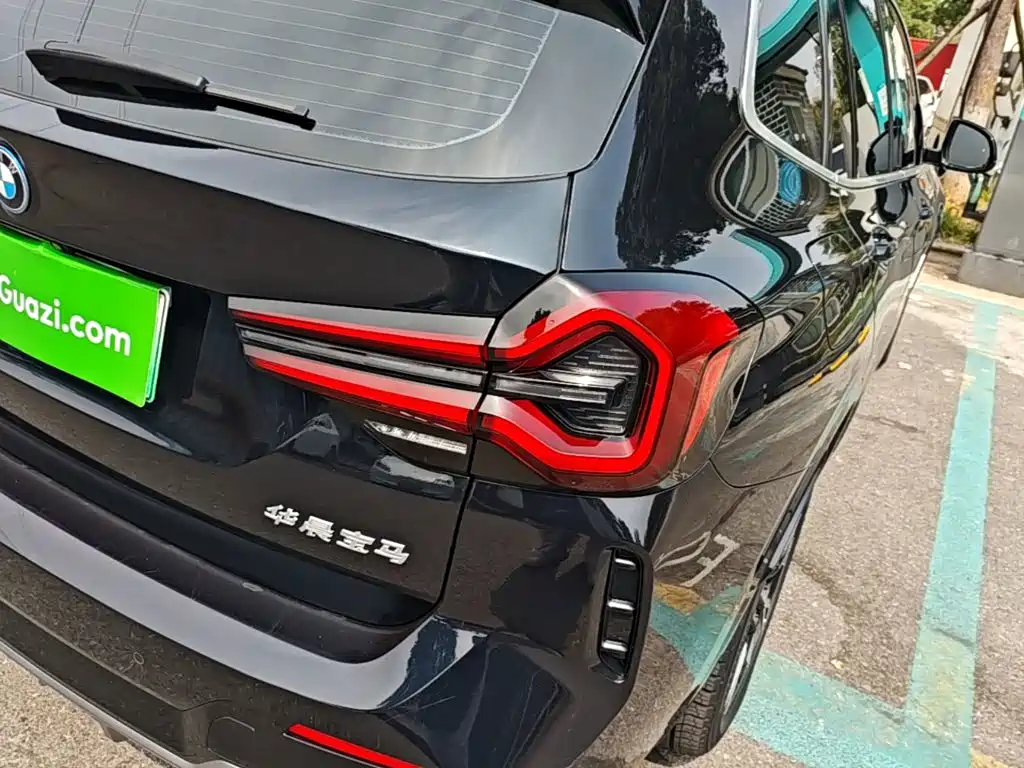 BMW iX3 — миниатюра 8