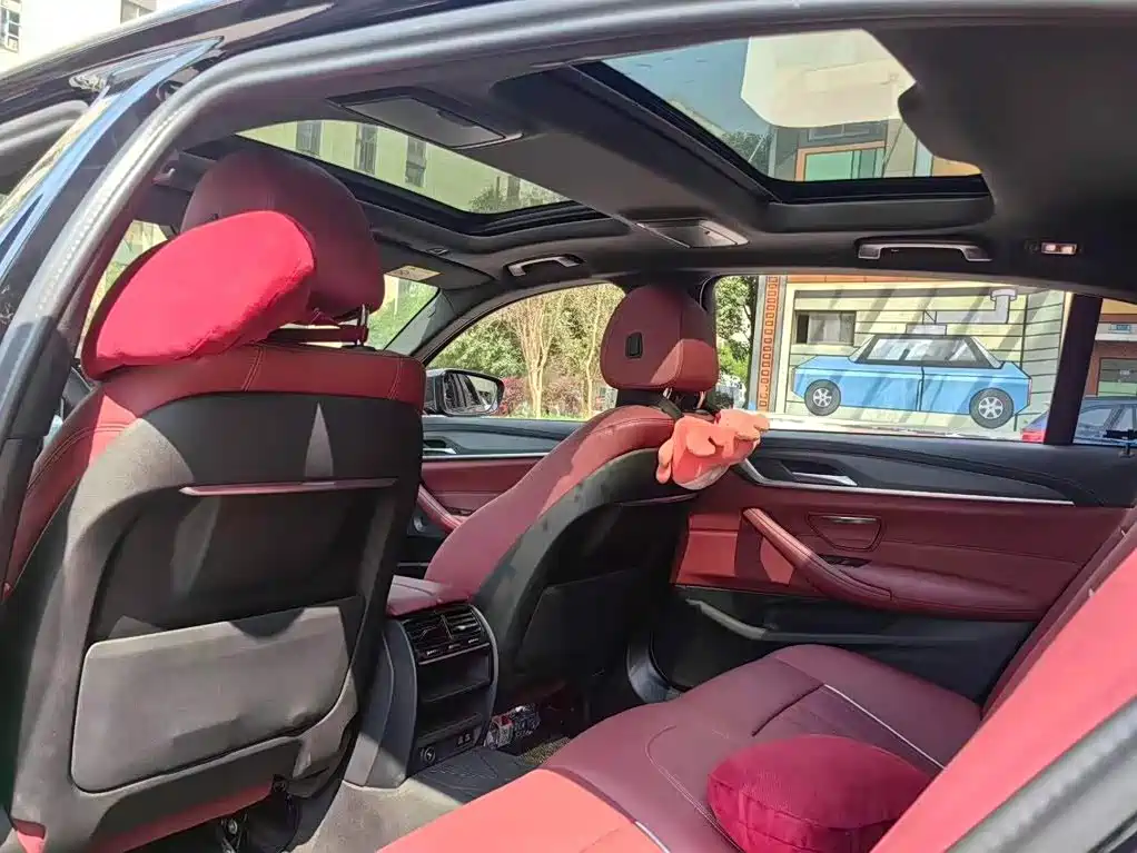BMW 5 Series — миниатюра 8