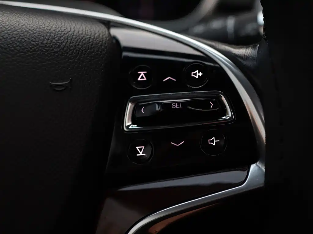 Cadillac SRX — миниатюра 13