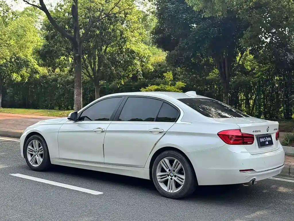 BMW 3 Series — миниатюра 8