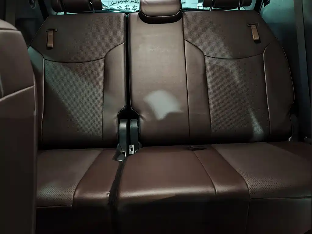 Toyota Granvia — миниатюра 18