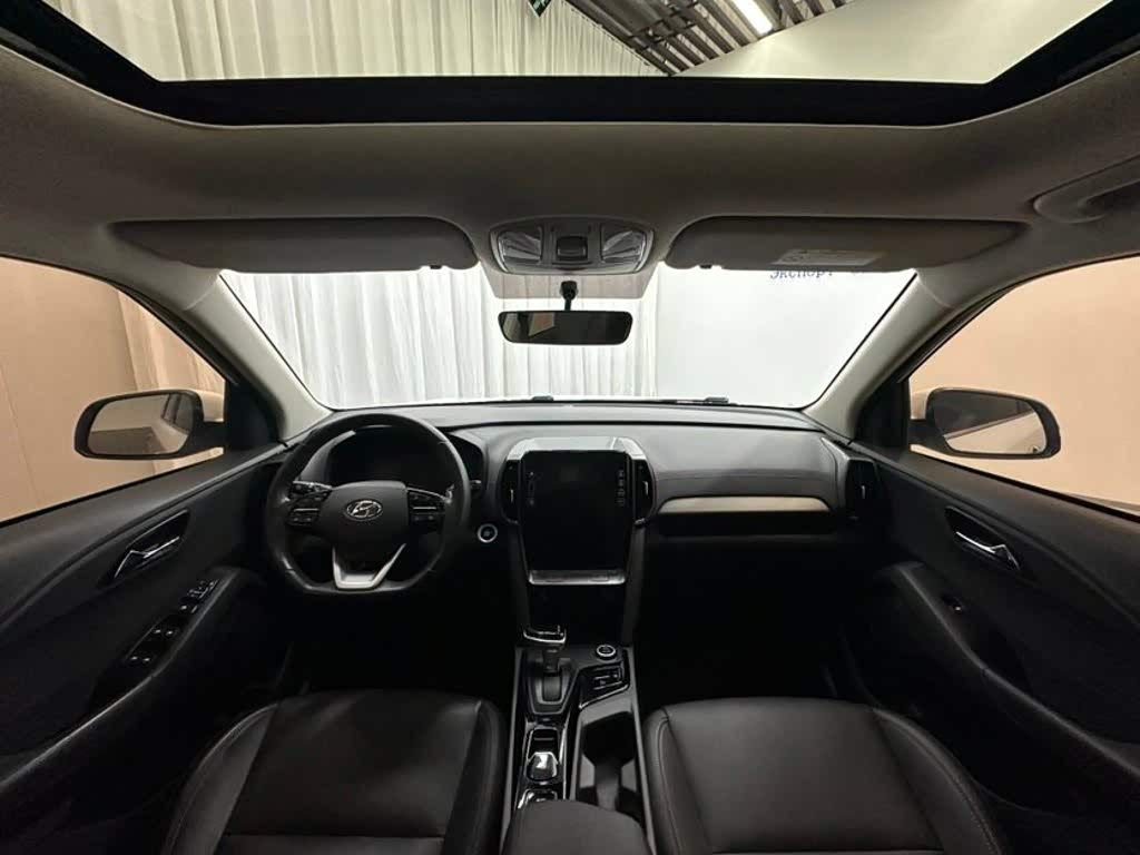Hyundai Beijing Hyundai ix35 1.4 л 2022 г. Белый, пробег 48000 км