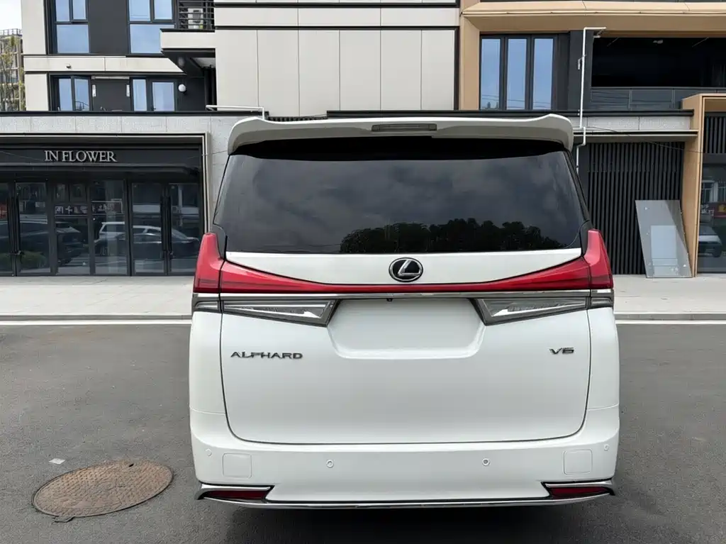 Toyota Alphard 2018 3.5L Luxury