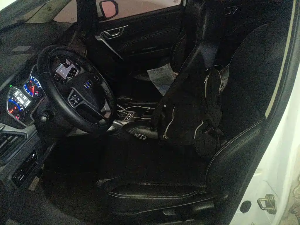 Geely Vision X3 — миниатюра 8