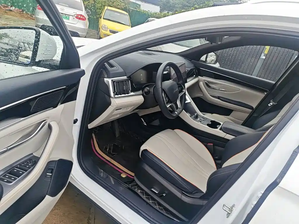 BYD PLUS New Energy — миниатюра 16
