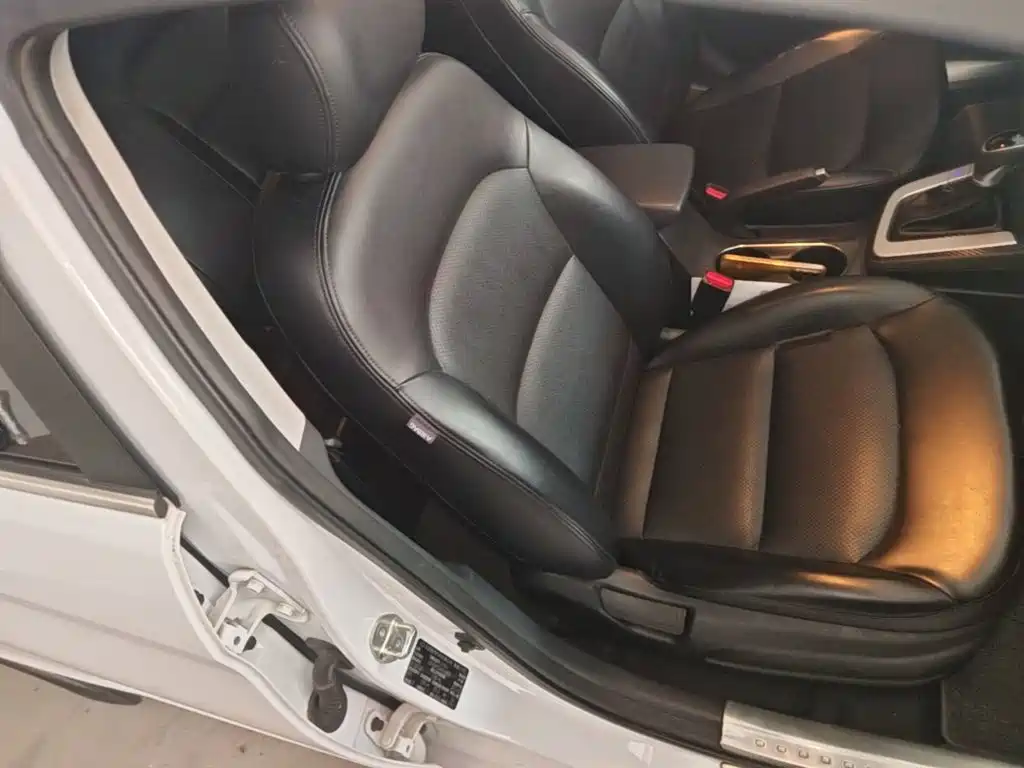 Hyundai Elantra — миниатюра 25