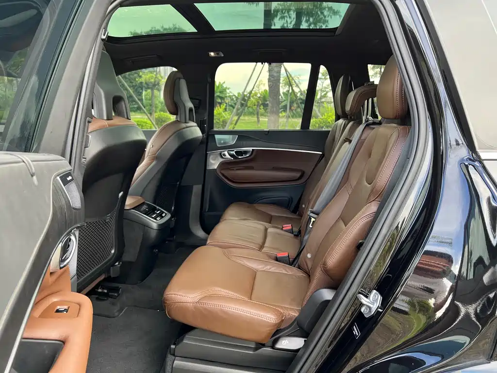 Volvo XC90 — миниатюра 9