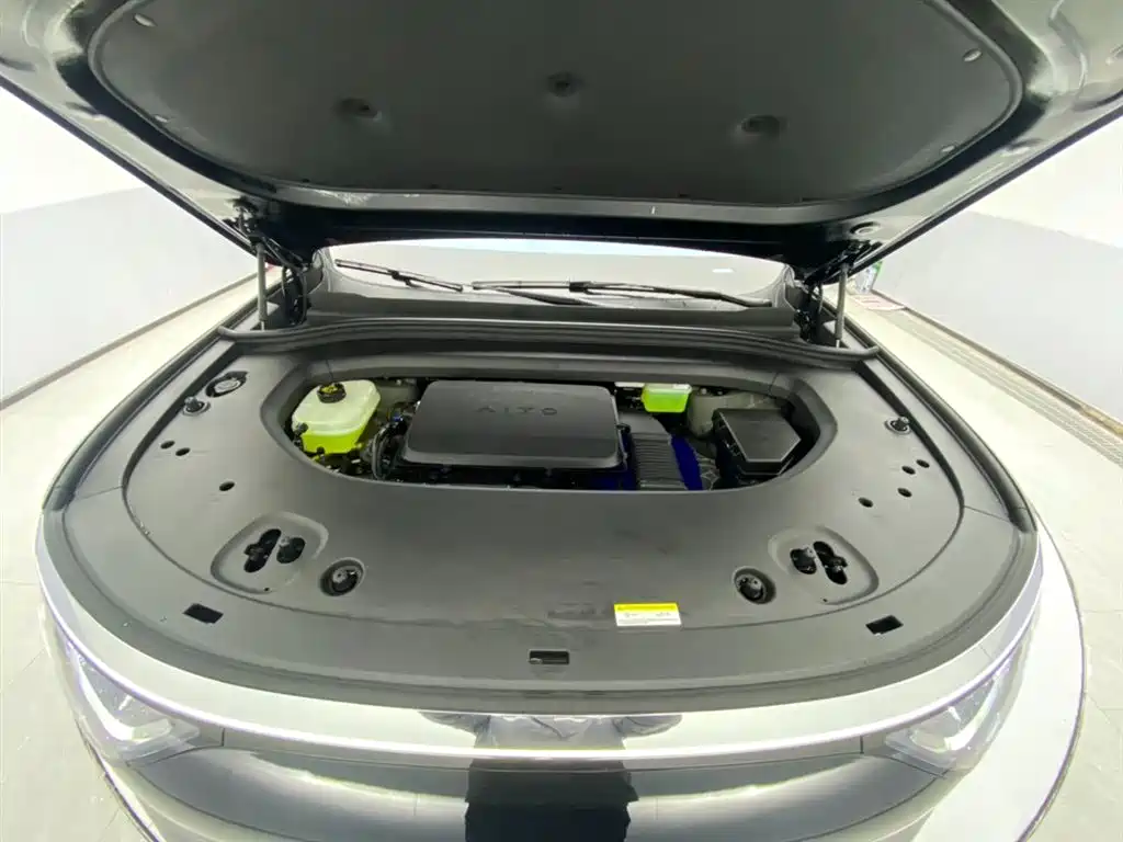 AITO ASK THE WORLD M8