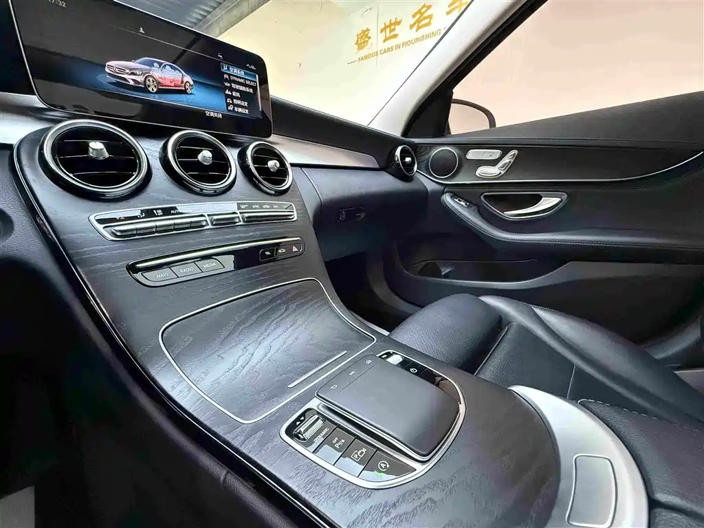 Mercedes-Benz C-Class — миниатюра 16