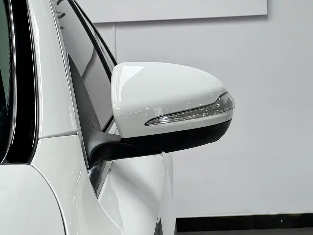 Mercedes-Benz C-Class — миниатюра 14