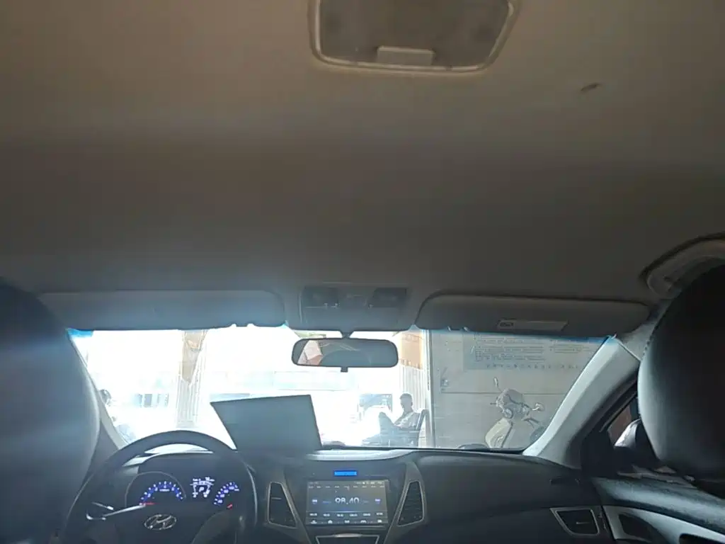 Hyundai Elantra Langdong — миниатюра 18