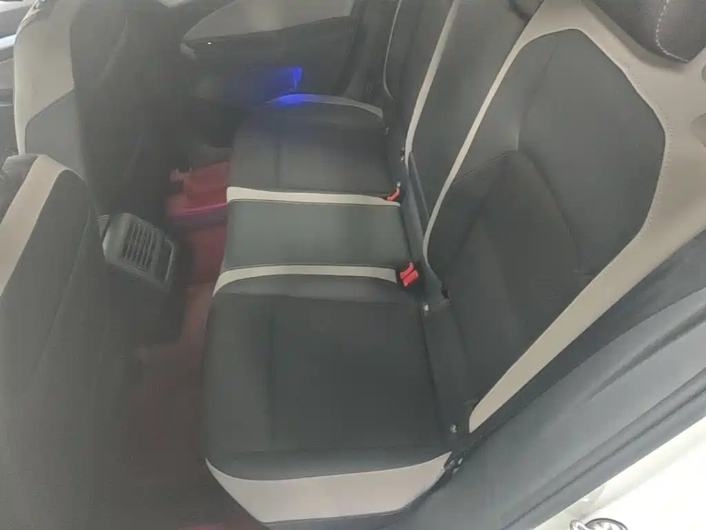 Volkswagen Golf — миниатюра 17