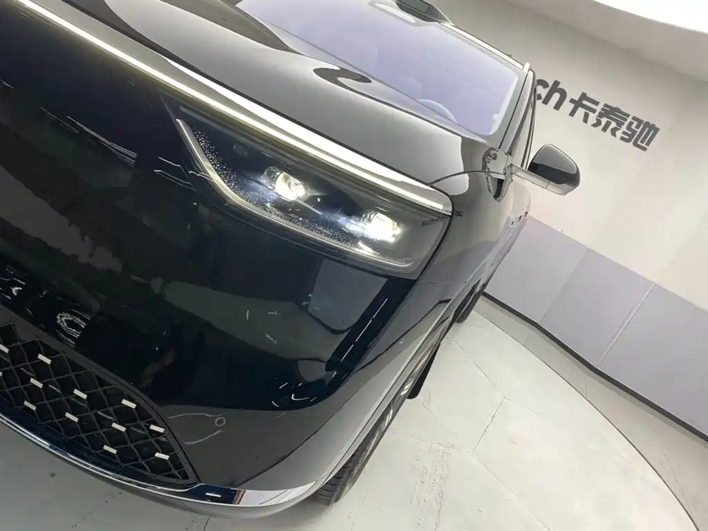 AITO ASK THE WORLD M8