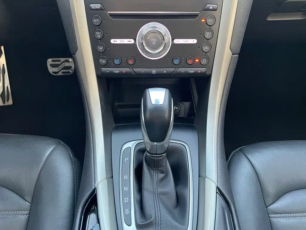 Ford Mondeo — миниатюра 14