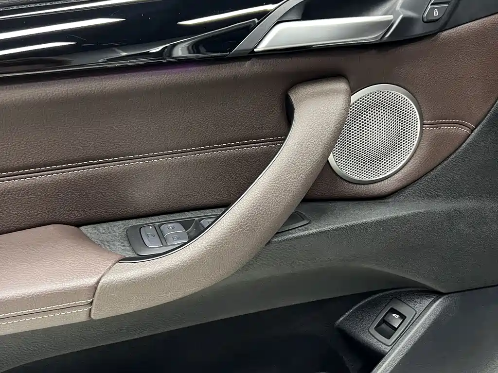 BMW X1 — миниатюра 10
