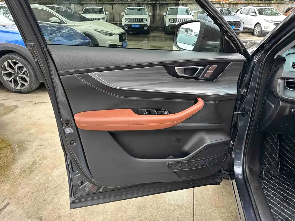 Chery Tiggo 8 PLUS — миниатюра 4