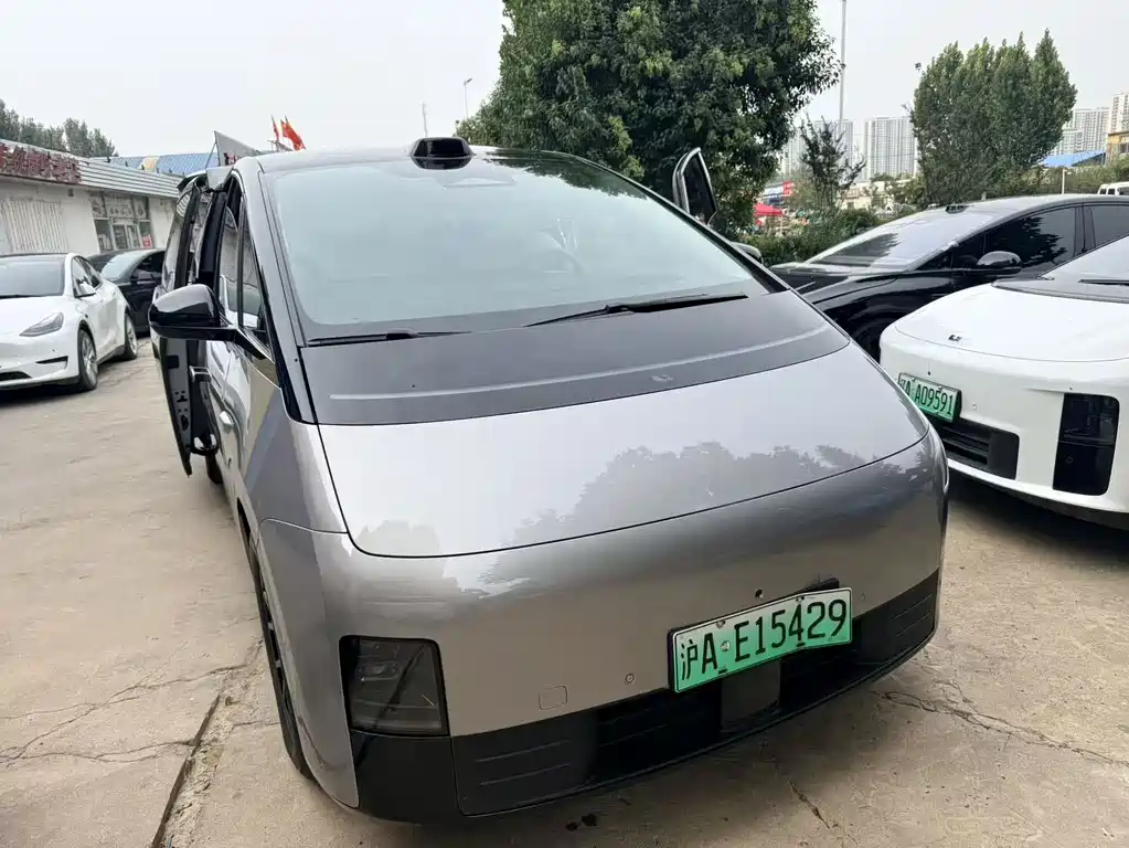 Li Auto MEGA 2024 Ultra