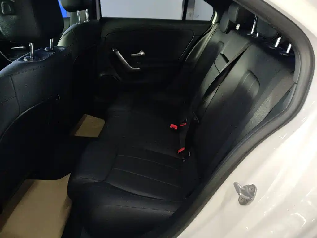 Mercedes-Benz A-Class — миниатюра 17