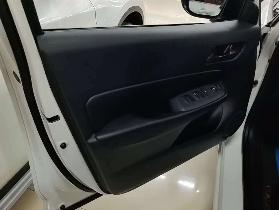 Honda Fit 1.5 л 2024 г. Белый, пробег 20800 км