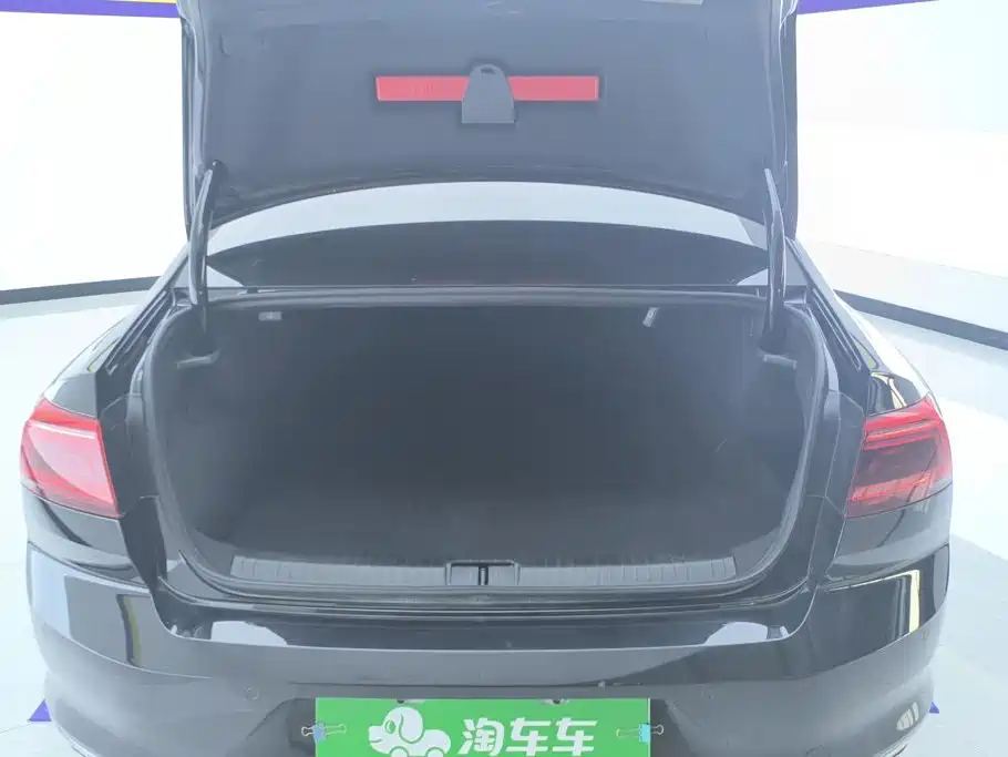 Volkswagen Magotan PHEV — миниатюра 4