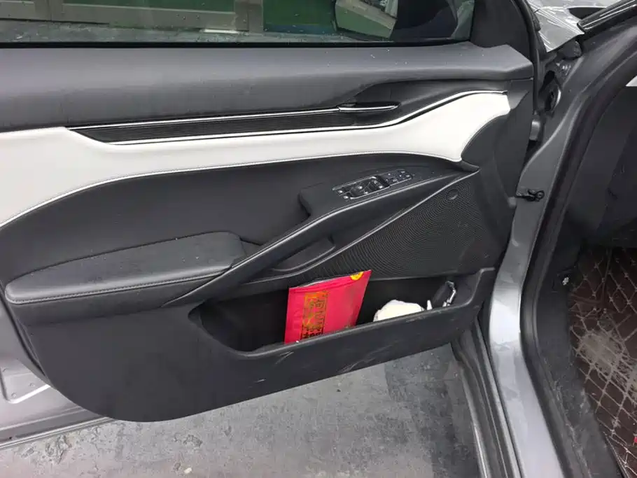 Ford Mondeo — миниатюра 7